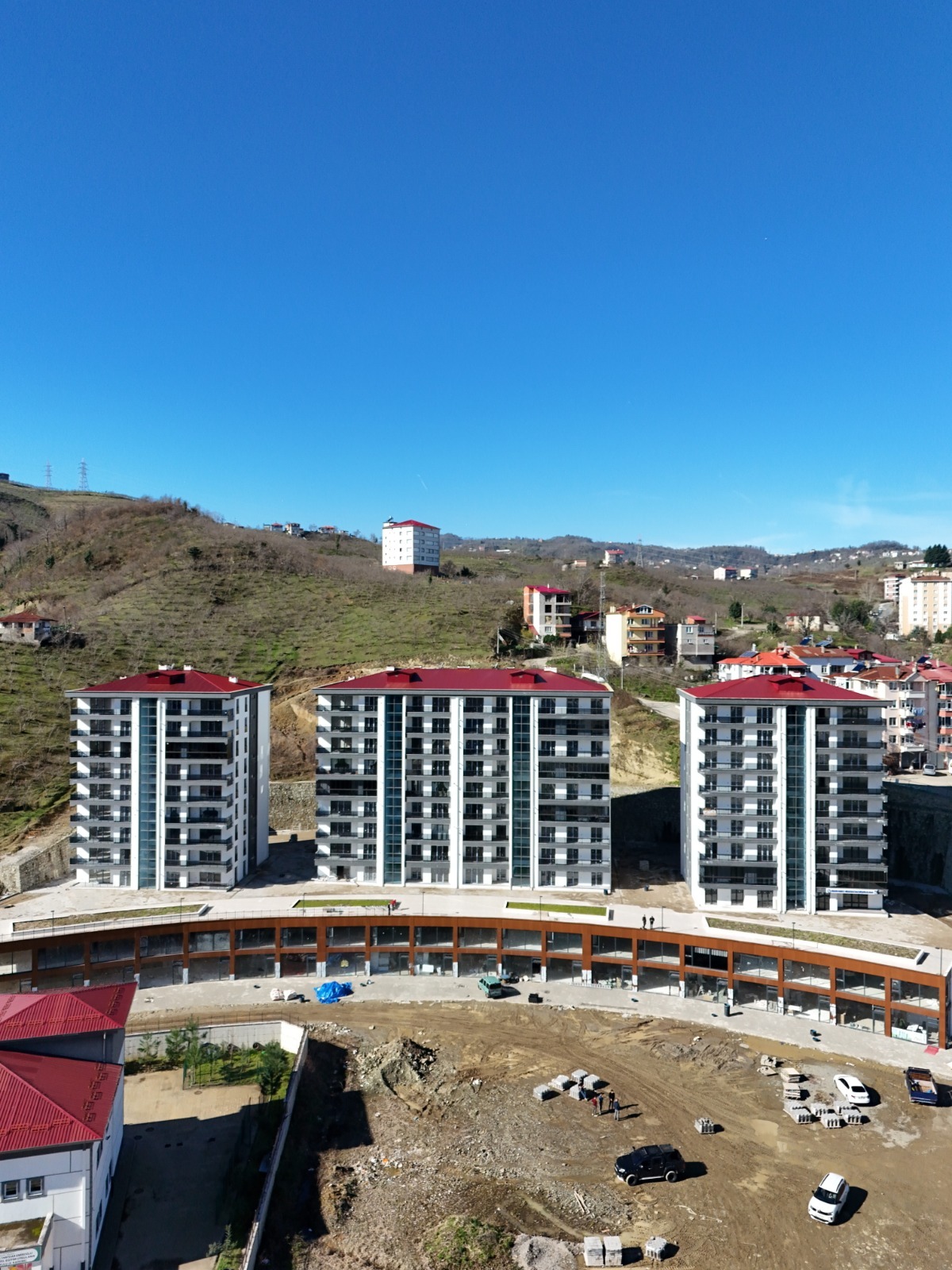 MABEL'DEN AKSU STADIUM CADDE EVLERİNDE GENİŞ FERAH DAİRE 3+1